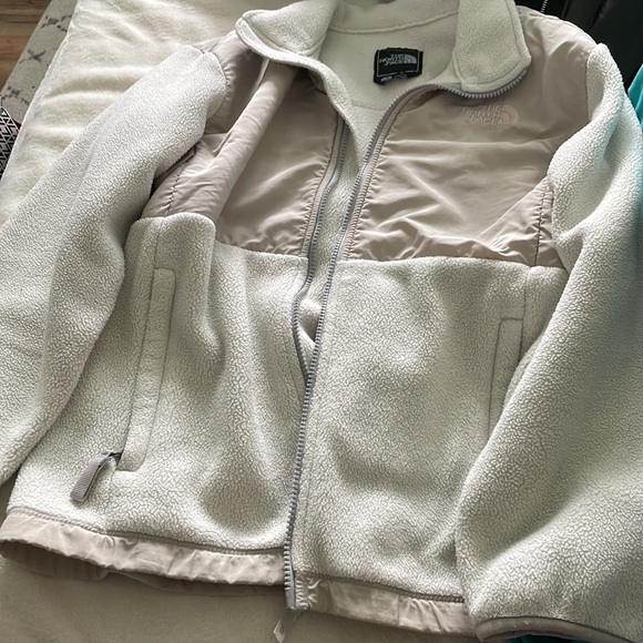 Northface fleece jacket. White/cream color. - Picture 2 of 2
